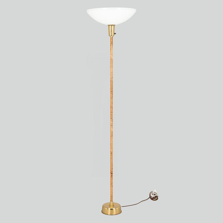 Lisa Johansson-Pape, Lattiavalaisin, Stockmann-Orno, 1900-luvun puoliväli. Korkeus 188 cm.