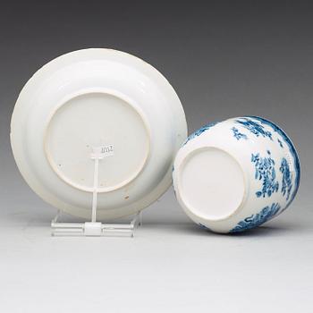 A set of eight blue and white cups with saucers and suger bowl with cover and stand, Qing dynasty, Qianlong (1736-95).