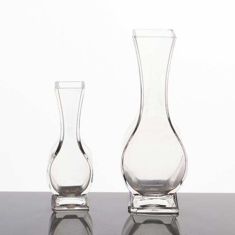 A set of two Chinese Beijing glass vases, Qing dynasty.