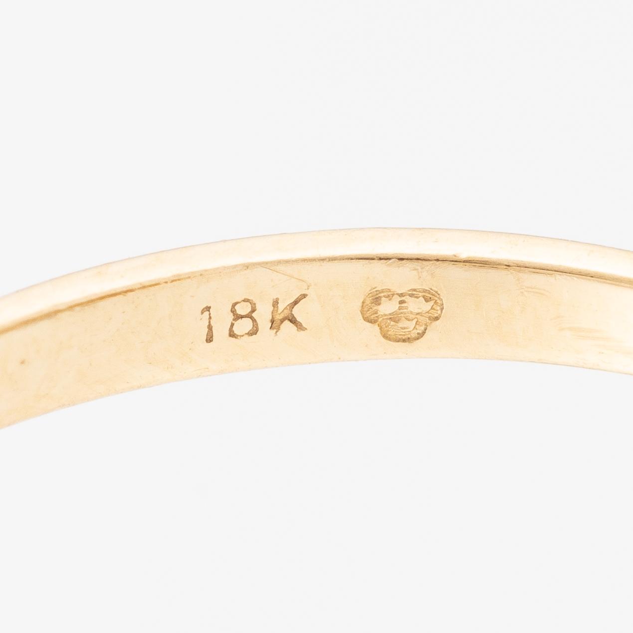 Ring, 18K gold with a pearl and small diamonds.