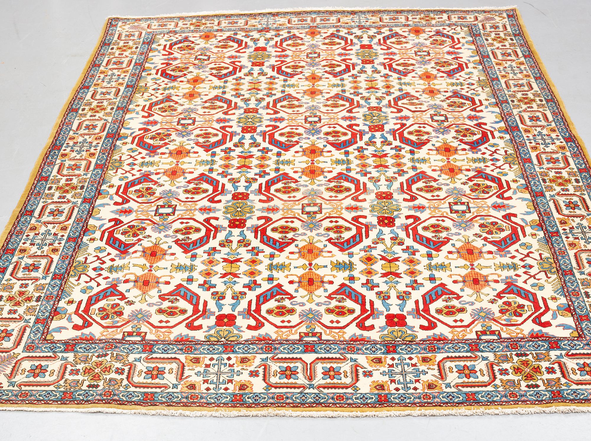 Matto, semi-antique Qum, ca 342,5 x 222 cm.