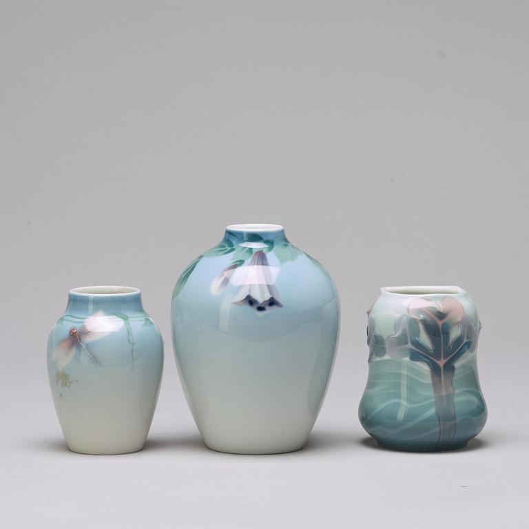 RÖRSTRAND, Anna Boberg, Astrid Ewerlöf and other, 3 art nouveau porcelain vases and a dish, Sweden ca 1900.