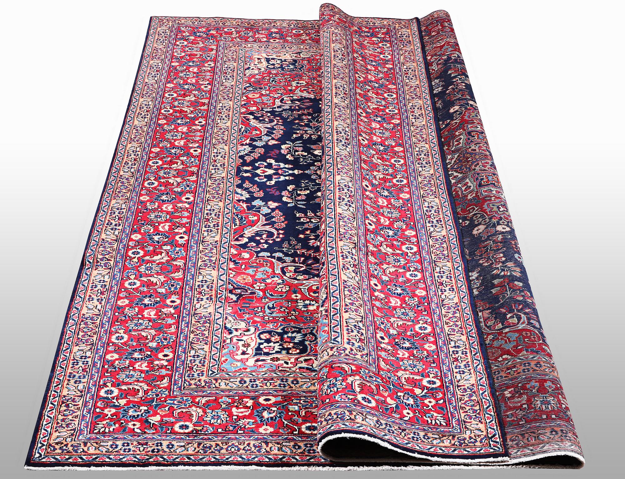 Carpet, Tabriz, ca 404 x 294 cm.