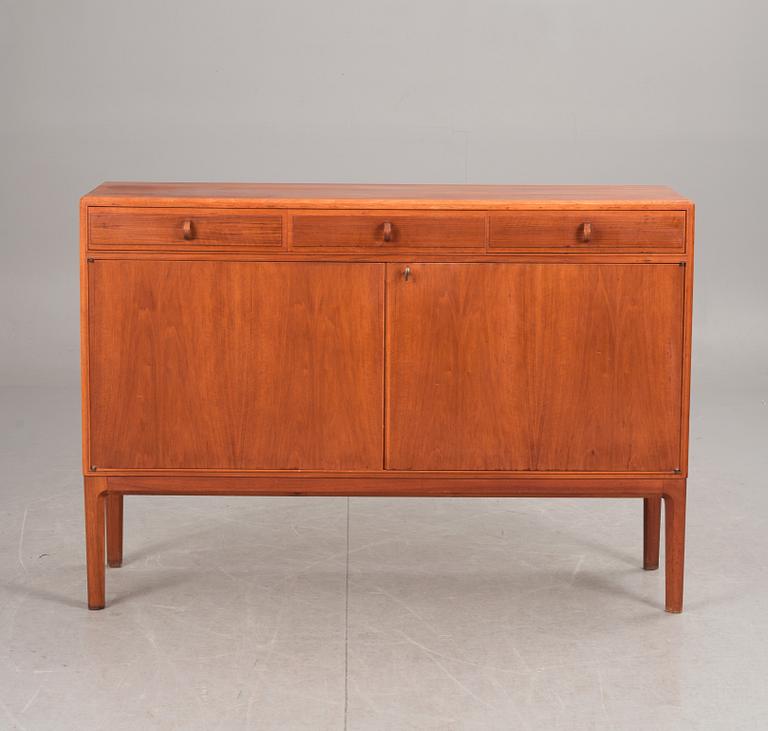 SIDEBOARD, Design Bertil Fridhagen för Bodafors, 1961.