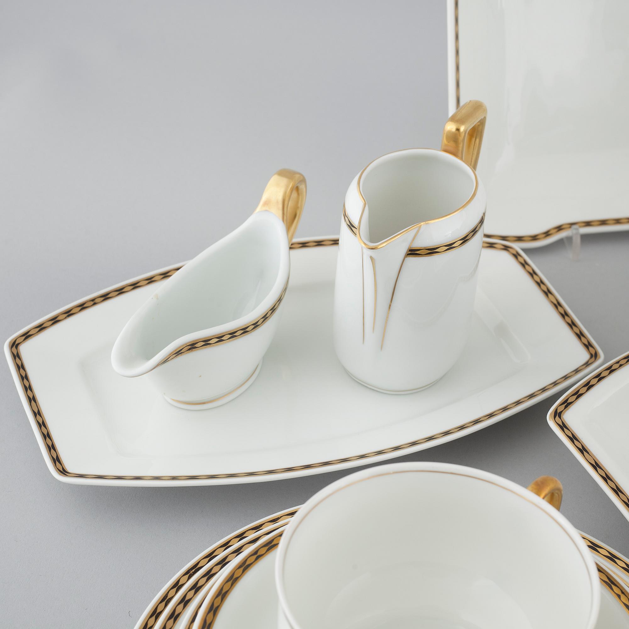 162 pieces of porcelain tableware from mostly Rosenthal, 20th century.