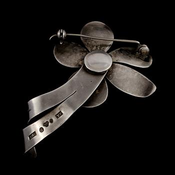 BROSCH, silver, mästarstämpel AMK, Göteborg, 1949. Vikt 11 g.