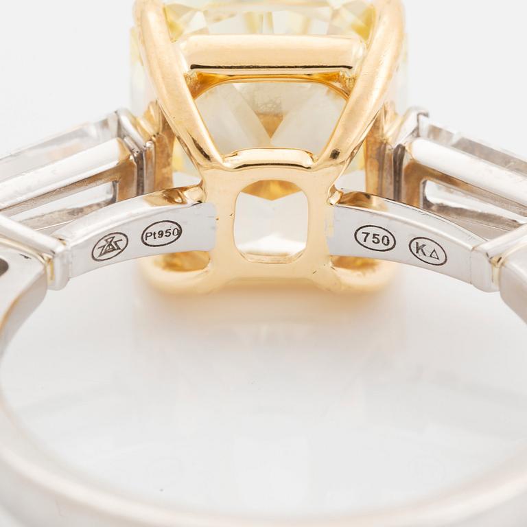 Gübelin ring platina och 18K guld med en radiantslipad diamant 3.21 ct Fancy Intense Yellow vvs 1.
