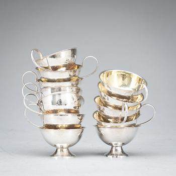 PUNSCHKOPPAR, 12 st, silver. Totalvikt ca 380 g.