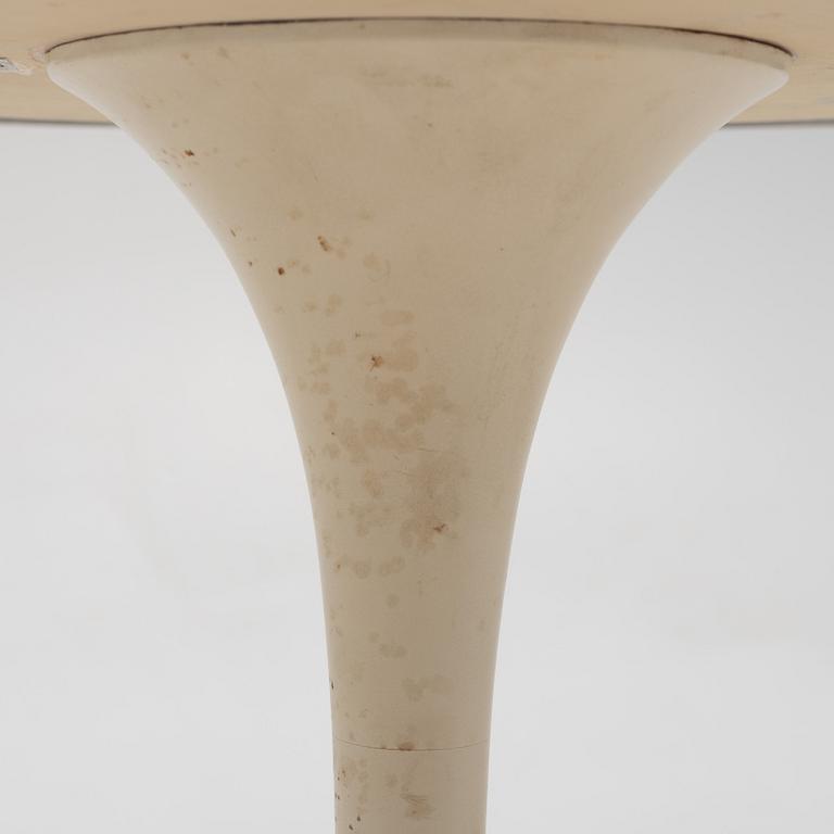 Eero Saarinen, a 'Tulip' coffee table, Knoll International or licensed manufactured by Nordiska Kompaniet, 1960s-70s.