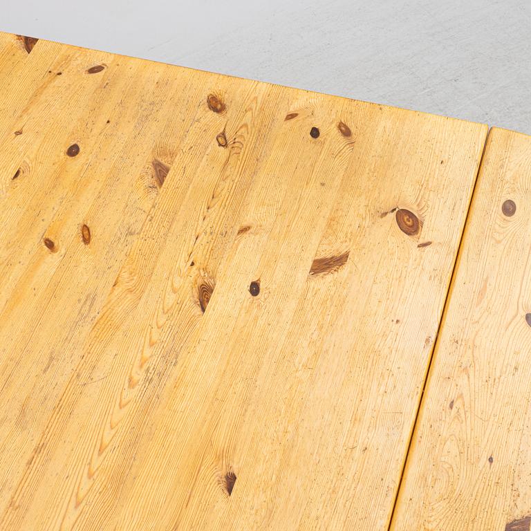 A dining table, second half of the 20th Century.