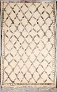 A North African "Beni Quarain" Carpet 139x206 cm.
