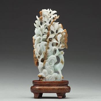 SKULPTUR, nefrit. Kina, 1900-tal.
