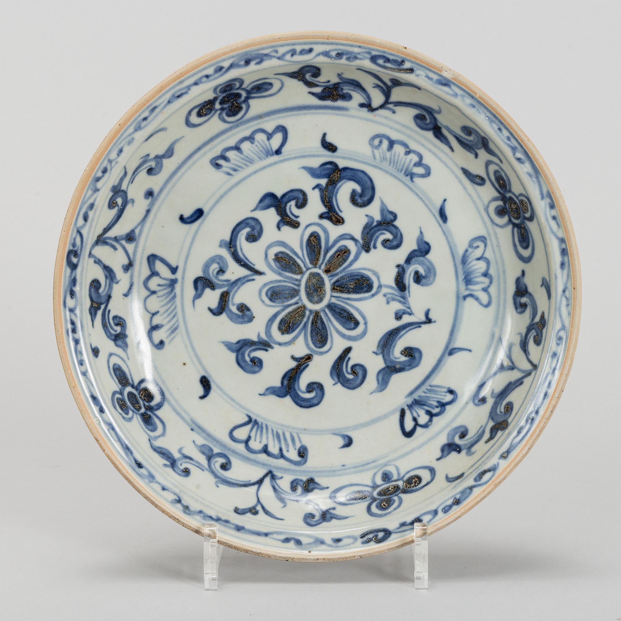 A blue and white dish, South East Asia, 15th/16th Century.