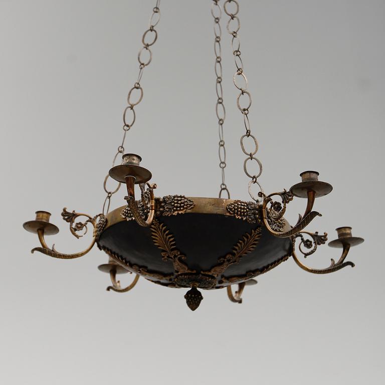 AMPEL, mässing, empirestil, 1800-talets andra hälft. Höjd ca 82 cm.