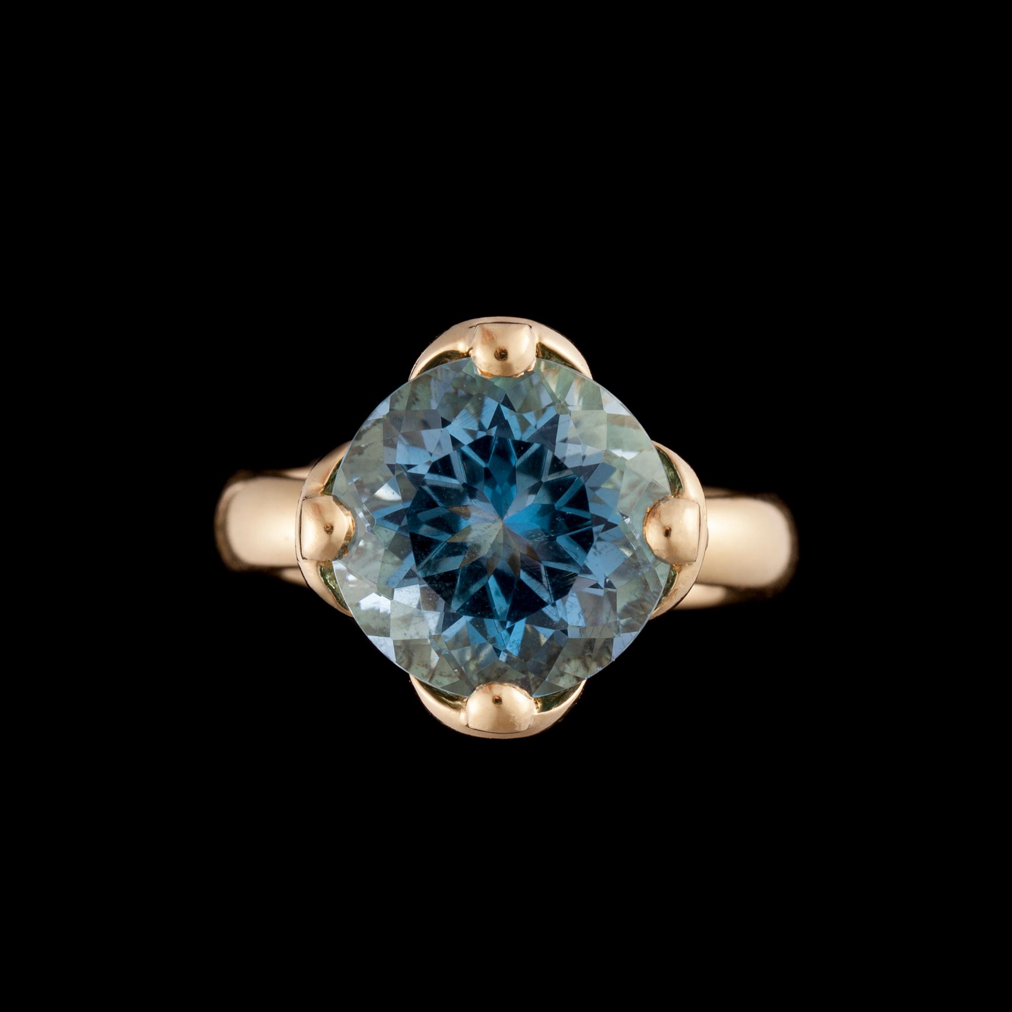 RING, 18K guld, blå topas, briljantslipade diamanter. Temple St. Claire. Vikt ca 10,1 g.