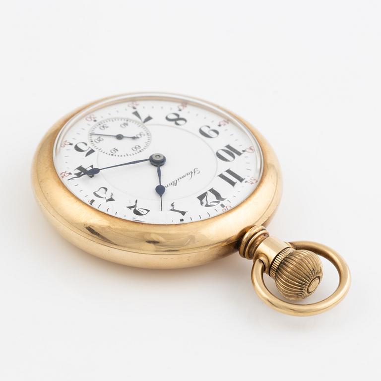 Hamilton, pocket watch, 14K gold with chain in 18K gold, 51 mm.
