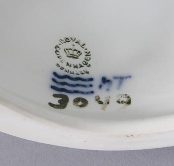 FIGURIN, porslin, Kongl Dansk, sign PE?.