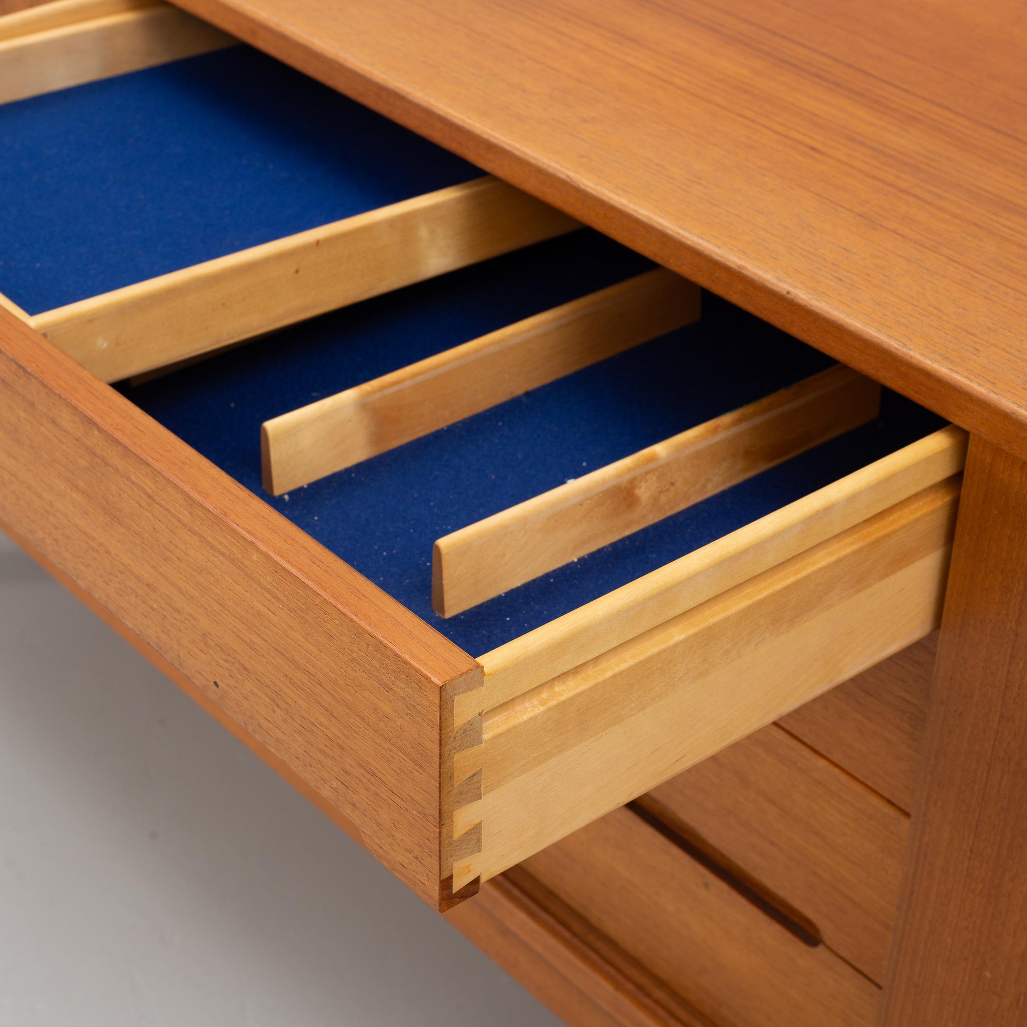 Nils Jonsson, sideboard 