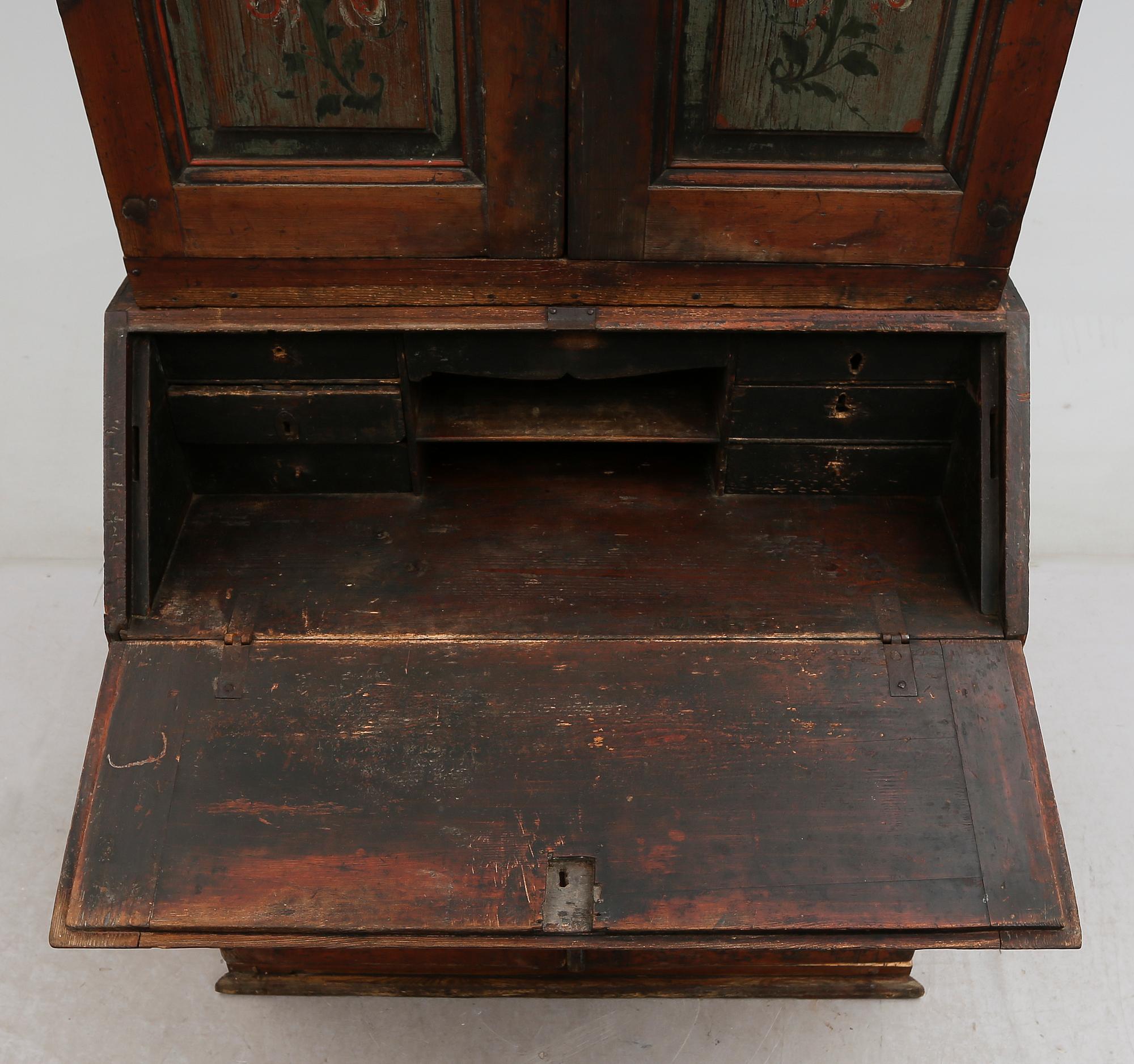 SKRIVSKÅP, allmoge, tidigt 1800-tal.