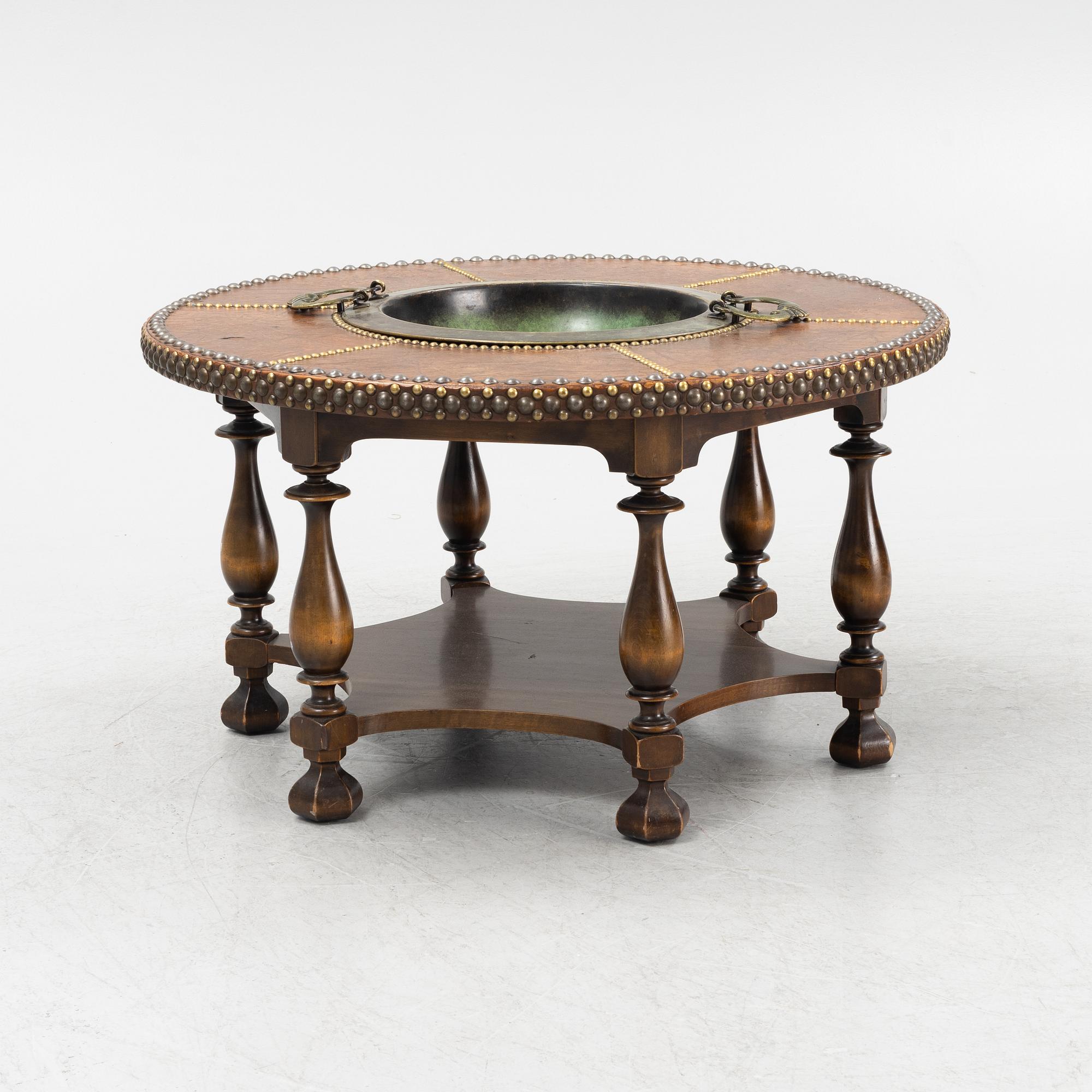 A table, Lysberg & Hansen, Copenhagen, Denmark, first half of the 20th Century.
