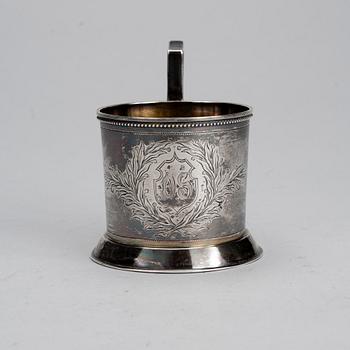 TEGLASHÅLLARE, silver, Ryssland 1886. Vikt 123,5 g.