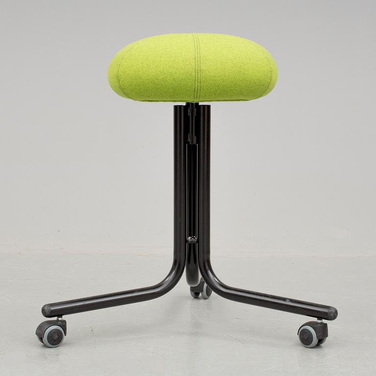 SKRIVBORDSSTOL, "Globe one", Peter Opsvik, Stokke Fabriker AB, Norge, 2011.