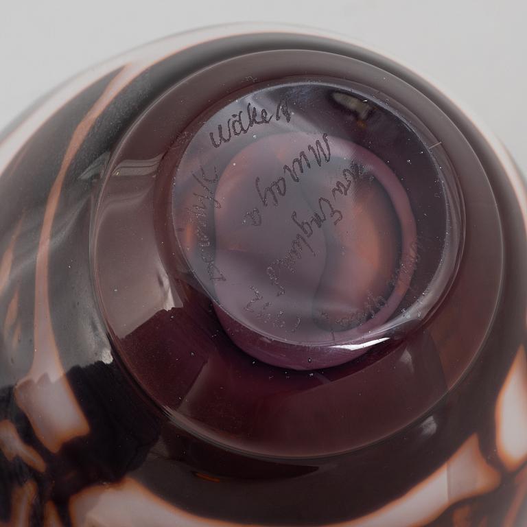 Eva Englund, a graal glass vase, Muraya 1992.