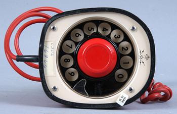 TELEFON, Ericofonen, s.k. Kobratelefon. Formgiven av Blomberg, Lysell och Thames. 1953-1954.