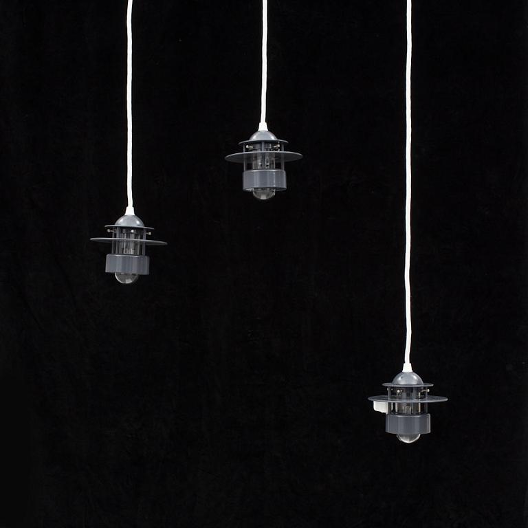 PENDELLAMPOR, 3 st, "Orbiter" av Jens Møller-Jensen för Louis Poulsen.