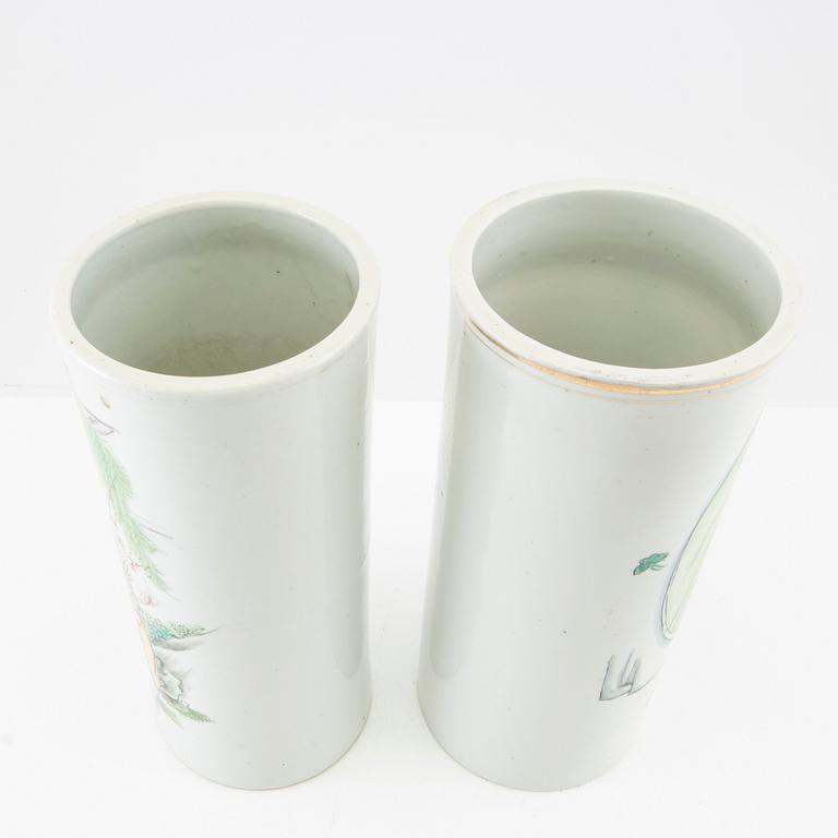 A set of two Chinese vases, 20th century.