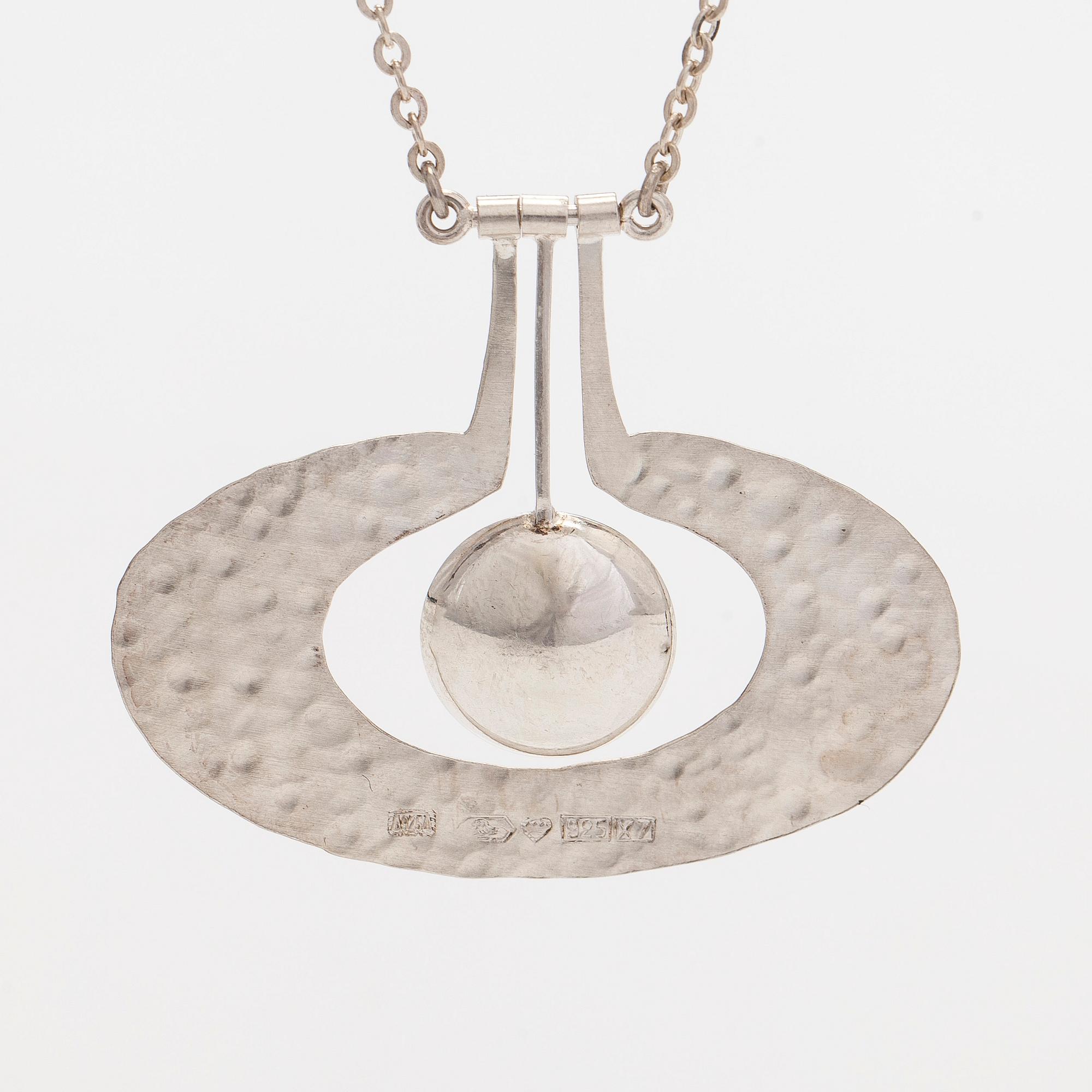 Tapio Wirkkala, hänge, "Päron", silver, Kultakeskus 1975.