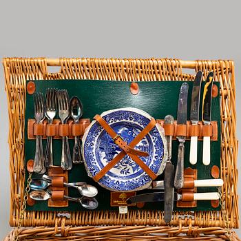 MULBERRY, a Mulberry Picnicbasket with tableware.