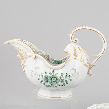 Dinner and coffee service, 72 pieces, porcelain, "Indische Malerei Grün", Meissen, Germany.