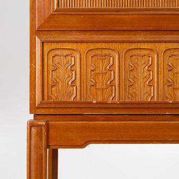 Skåp, Swedish Modern, sannolikt utfört av snickarmästare Hjalmar Jackson eller Hjalmar Wikström, Stockholm, 1940-tal.