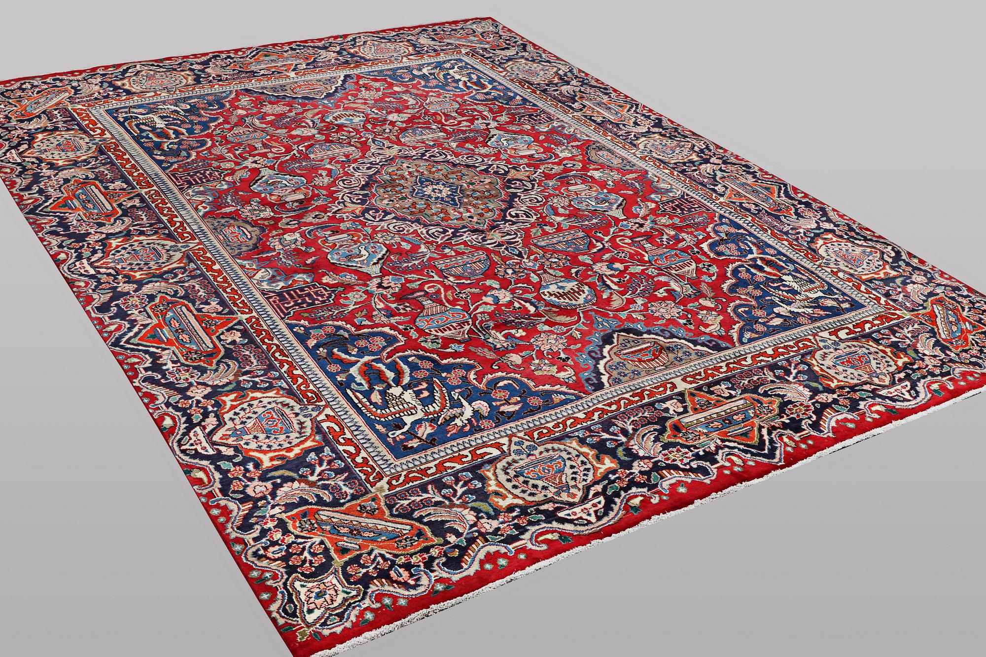 A carpet, Kashan, ca 388 x 290 cm.
