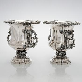 Carl Johan Tegelsten, A pair of Neo-Rococo silver champagne coolers/ vases, maker's mark of Carl Johan Tegelsten, Saint Petersburg 1849.