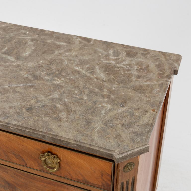 Byrå, sengustaviansk stil, omkring år 1900.