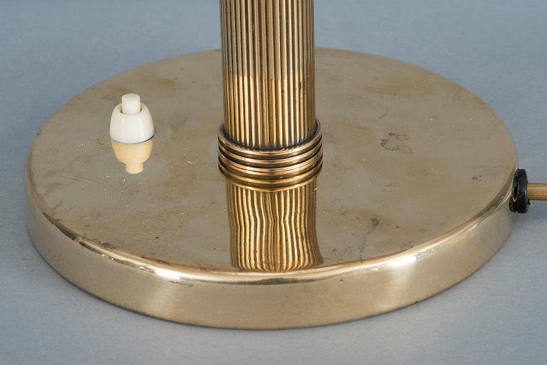 Paavo Tynell, BORDSLAMPA.