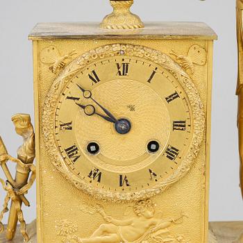 An Empire mantel clock, beginning of the 19th ct.