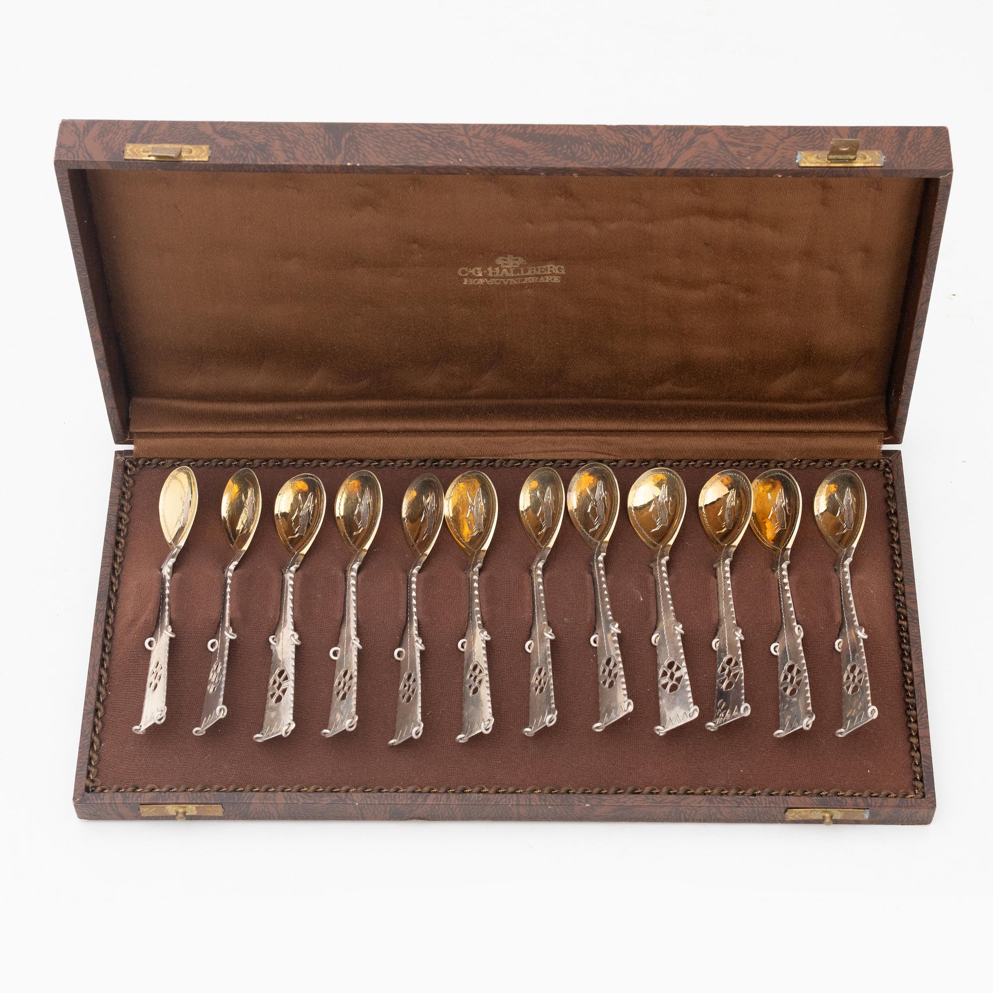 A set of twelve parcel gilt silver spoons, mark of Nya Guldsmedsaffären Göte Persson, Vilhelmina, Sweden 1946.