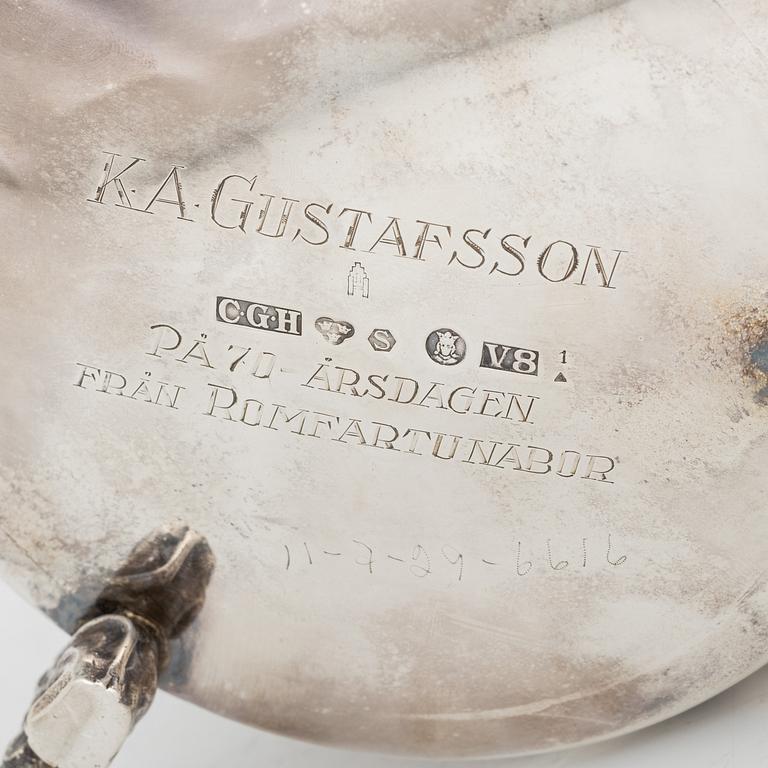 A Swedish silver Baroque style tankard, bearing the mark of CG Hallberg, Stockholm, 1947.