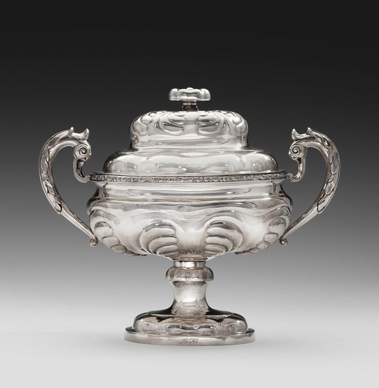 A SUGAR BOWL, 13L silver. G.E. Dehio Tallinn 1810-57. Height 20 cm. Weight 627 g.