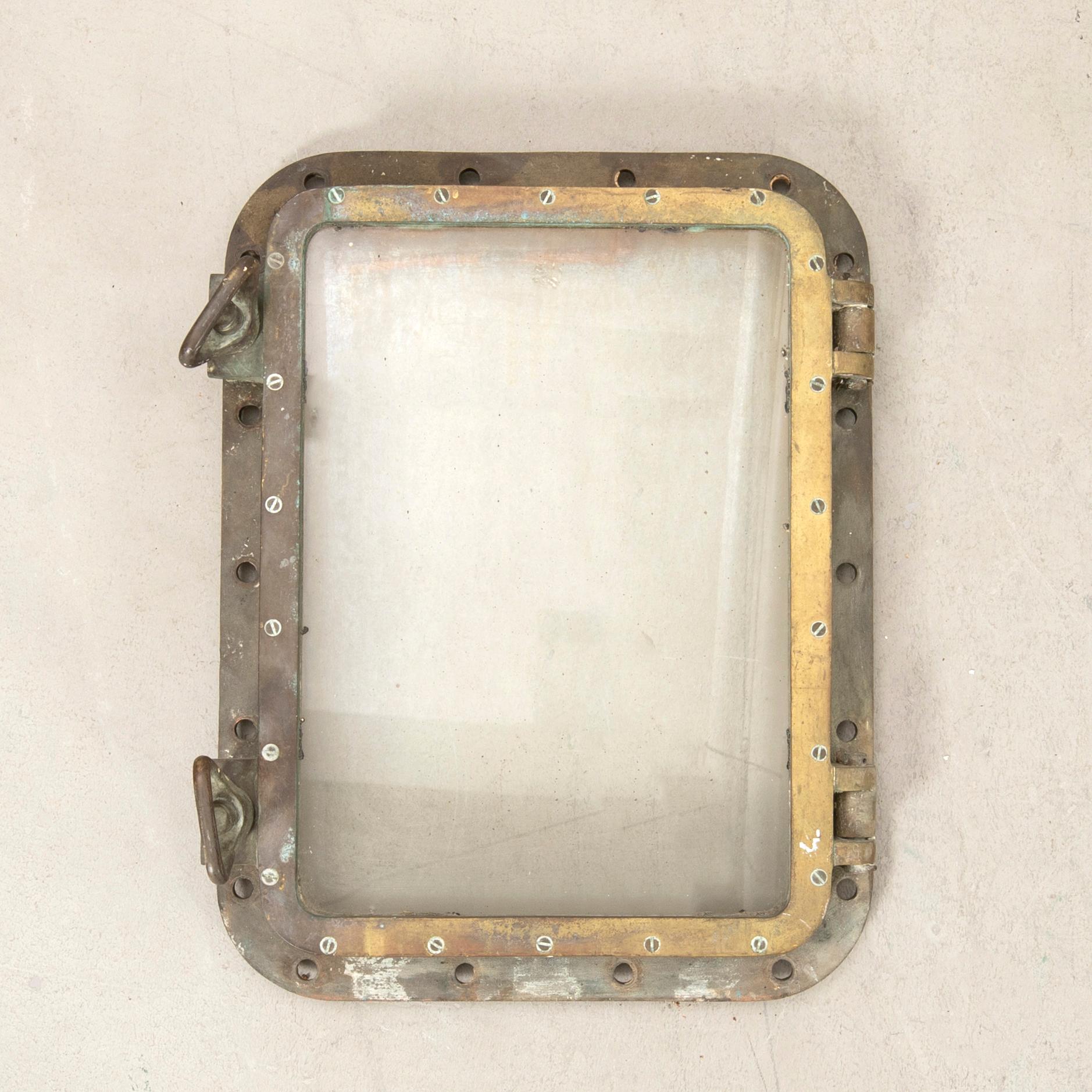 Ventil / fartygsfönster, 1900-talets första hälft.