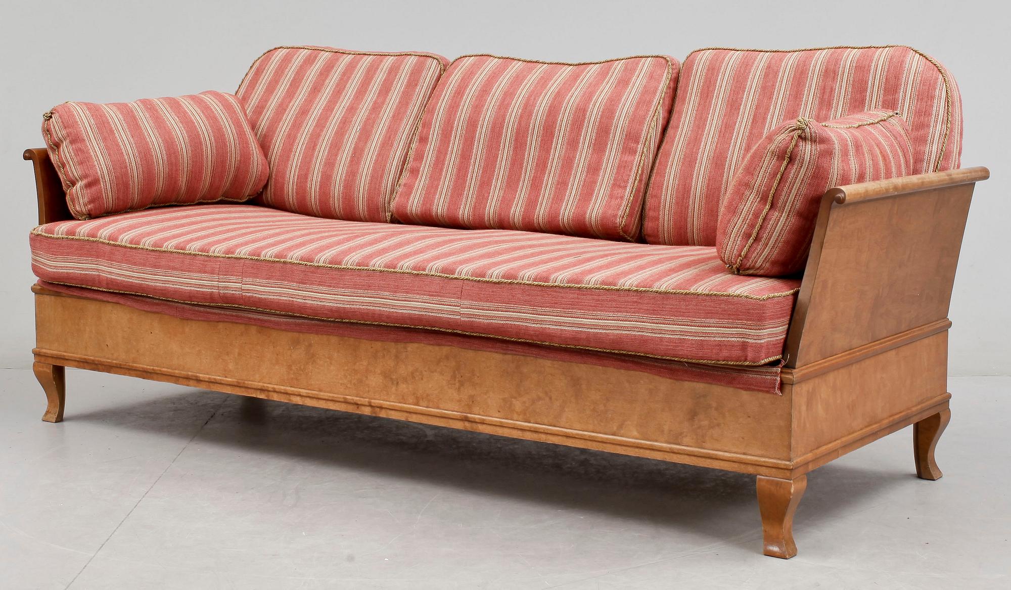 SALONGSMÖBLEMANG, 8 delar, Carl Malmsten,Nordiska Kompaniet, modell "Haga", 1900-talets första hälft.