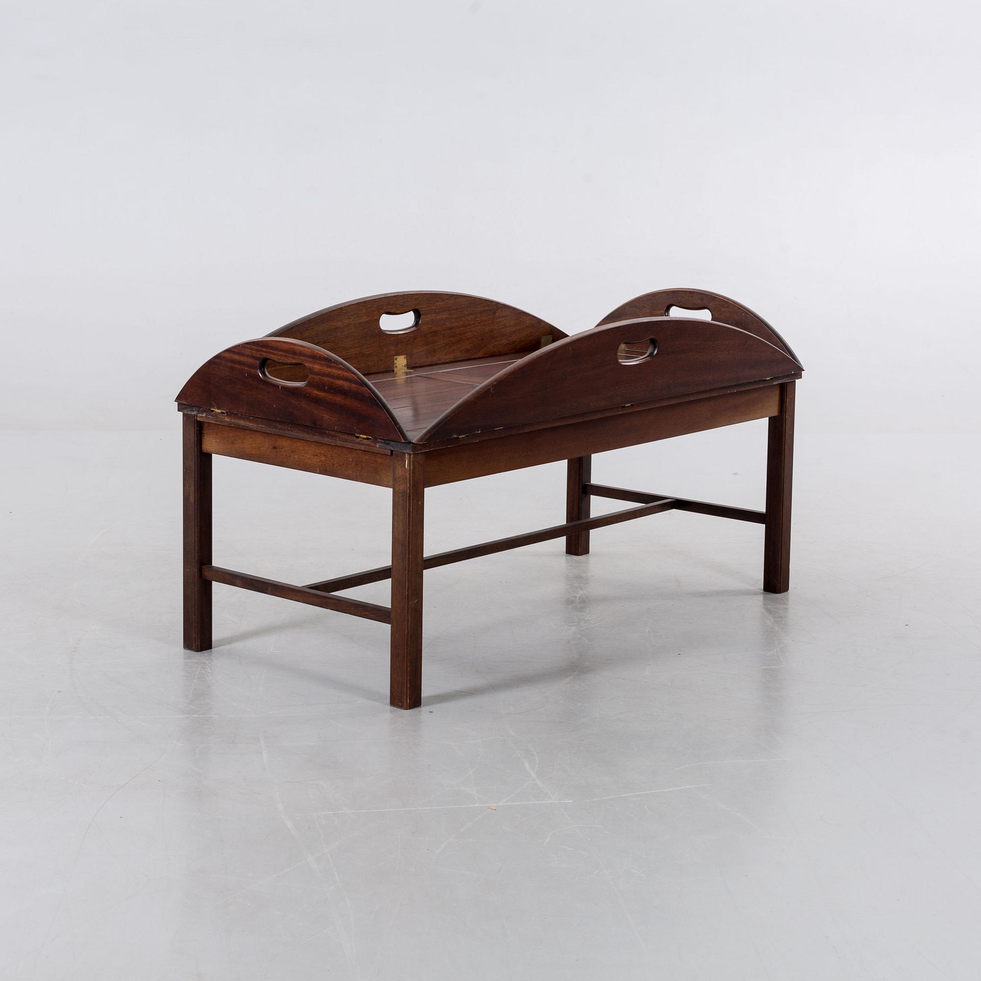 SOFFBORD, sk. Butlers tray. 1900-talets andra hälft.