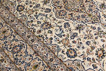 A Keshan carpet, 347 x 245 cm.