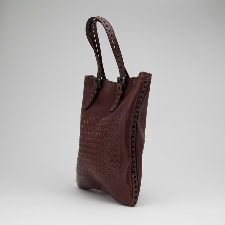 BOTTEGA VENETA, a leather handbag in the colour "Tryffel.