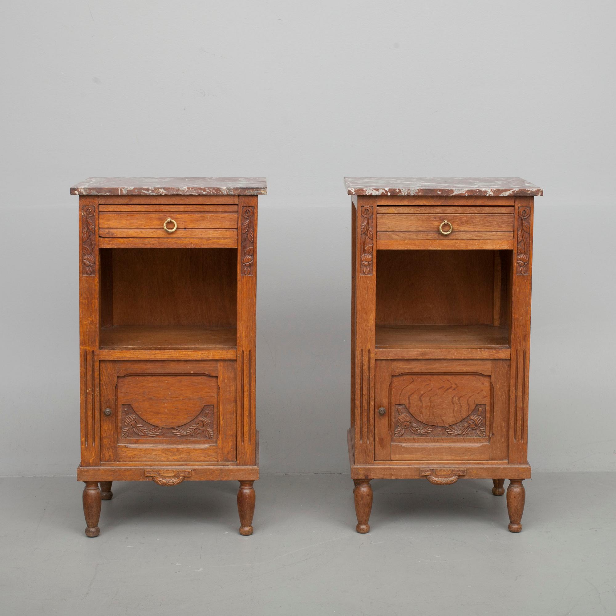 NATTDUKSBORD, ett par, senjugend, 1900-talets första kvartal.