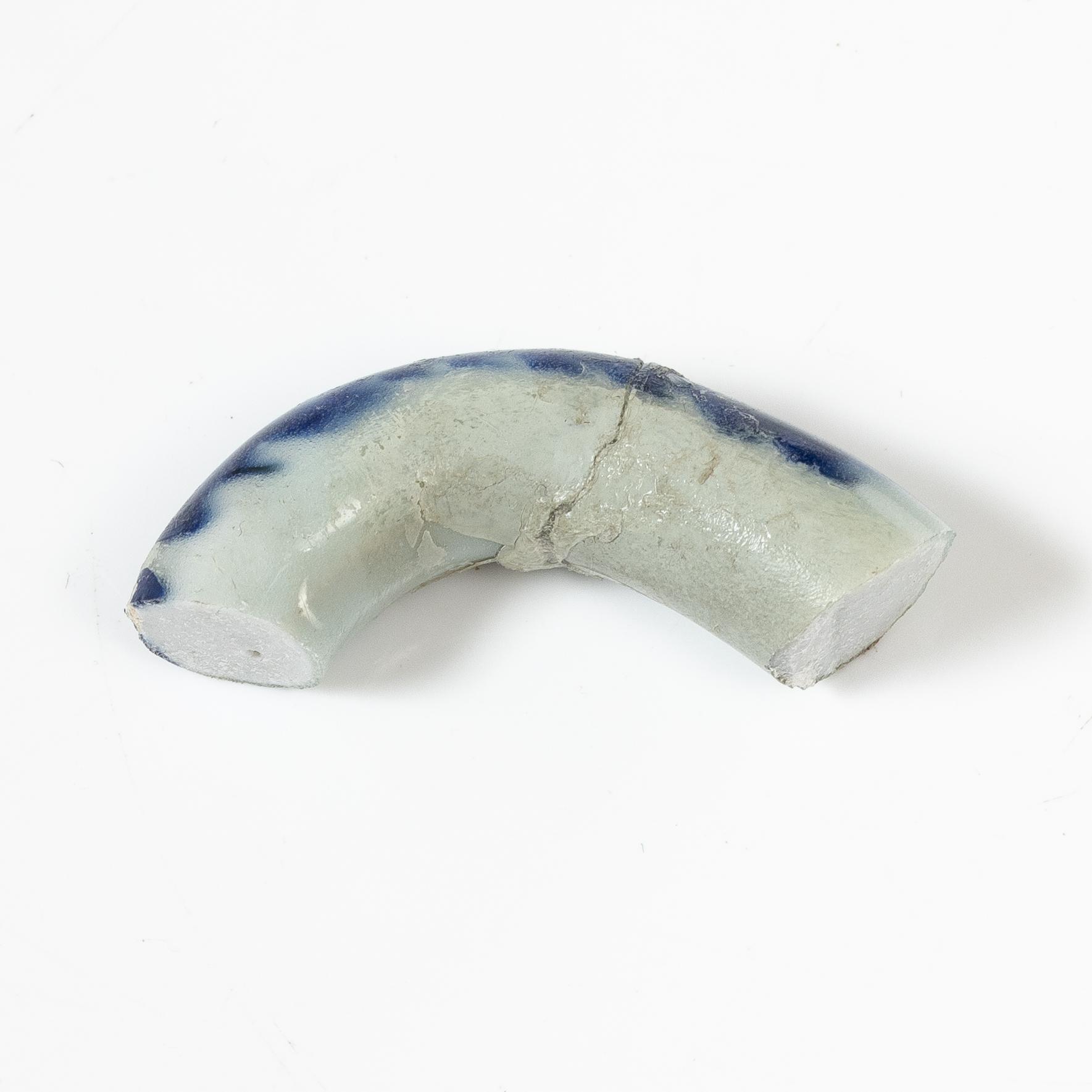 A pair of Chinese blue and white porcelain sauce boats, Qing dynasty, Qianlong (1736-95).