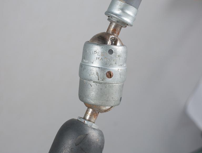 VÄGGLAMPA, "Triplex-pendel", Johan-Petter Johansson, 1900-talets mitt.